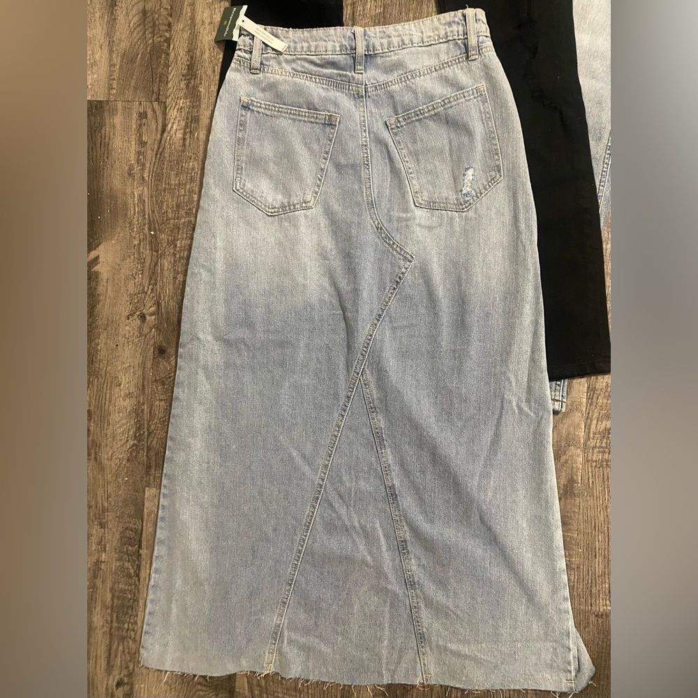 NWT, RSQ bundle of 3- 2pair of jeans women’s size 29/32 & a denim skirt - Picture 4 of 5